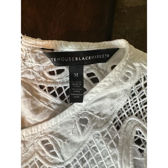 white house black market White Mesh And Cutwork Shell Sleeveless Blouse Medium - Picture 3 of 8